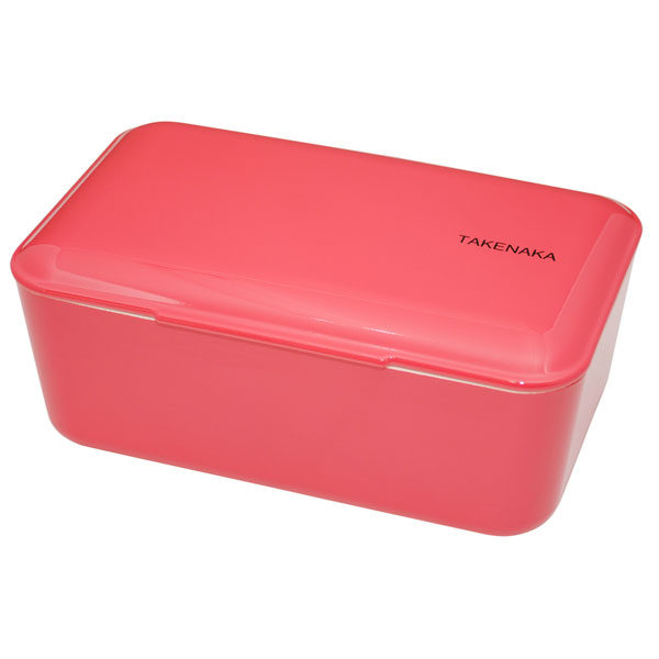 Takenaka bento box lunchbox Rose Lunchen in stijl doe je met de bento boxes van het Japanse merk Takenaka. De mooie rose kleurige bento box kan je gebruiken als lunchbox voor koude en warme gerechten of slaatjes. Inclusief een onderverdeler en een elastiek om de bento box te sluiten. De bento boxes zijn ook verkrijgbaar in de kleuren: peppermint, candy pink en Serenity blue. Microgolf en vaastwasmachine bestendig. Inhoud is 900 ml.